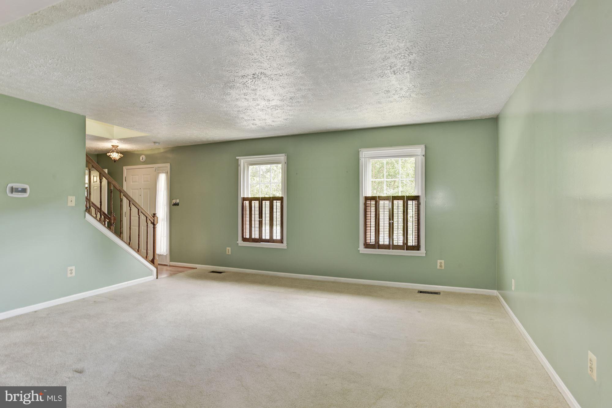 438 Magothy Bridge Road Pasadena, MD 21122 - Photo 3 of 26 Living Room