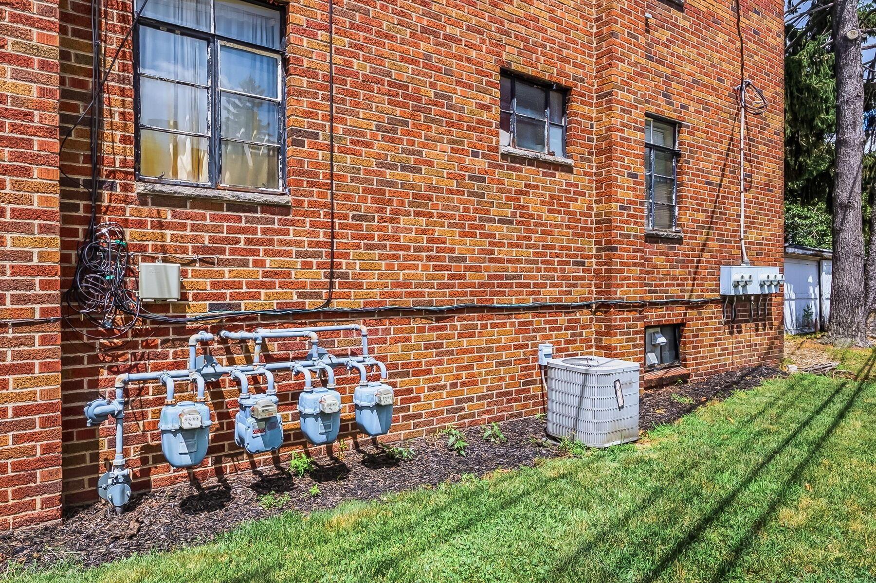 1756 Wyandotte Road Columbus, OH 43212 - Photo 4 of 41 4-web-or-mls-1756 Wyandotte Rd-104