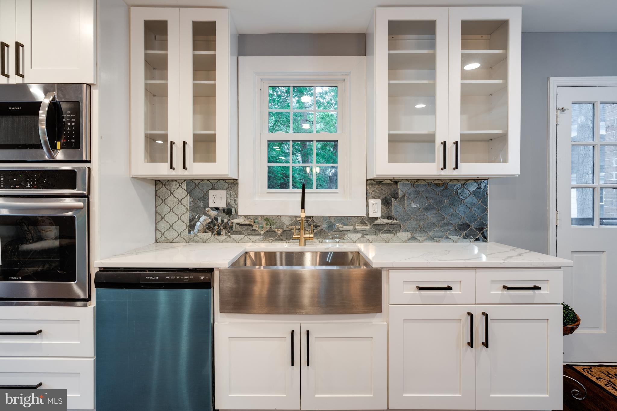 12008 Trotter Lane Reston, VA 20191 - Photo 17 of 76 Breathtaking Custom Designed Kitchen!