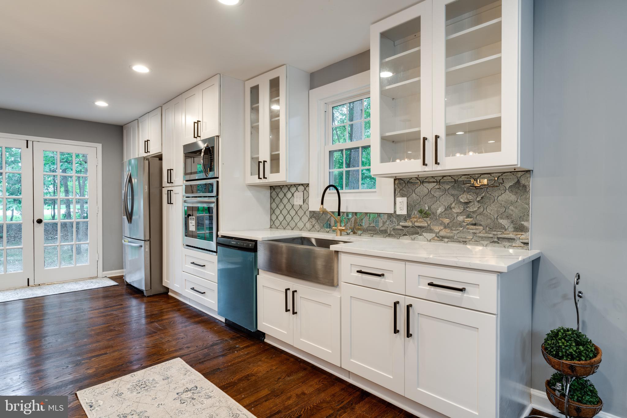 12008 Trotter Lane Reston, VA 20191 - Photo 20 of 76 Breathtaking Custom Designed Kitchen!