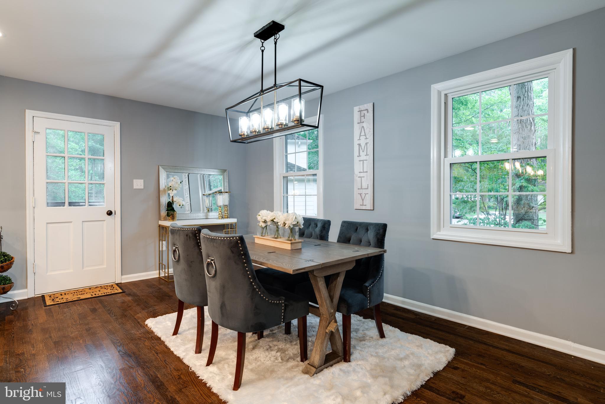 12008 Trotter Lane Reston, VA 20191 - Photo 31 of 76 Amazing Dinning Area!