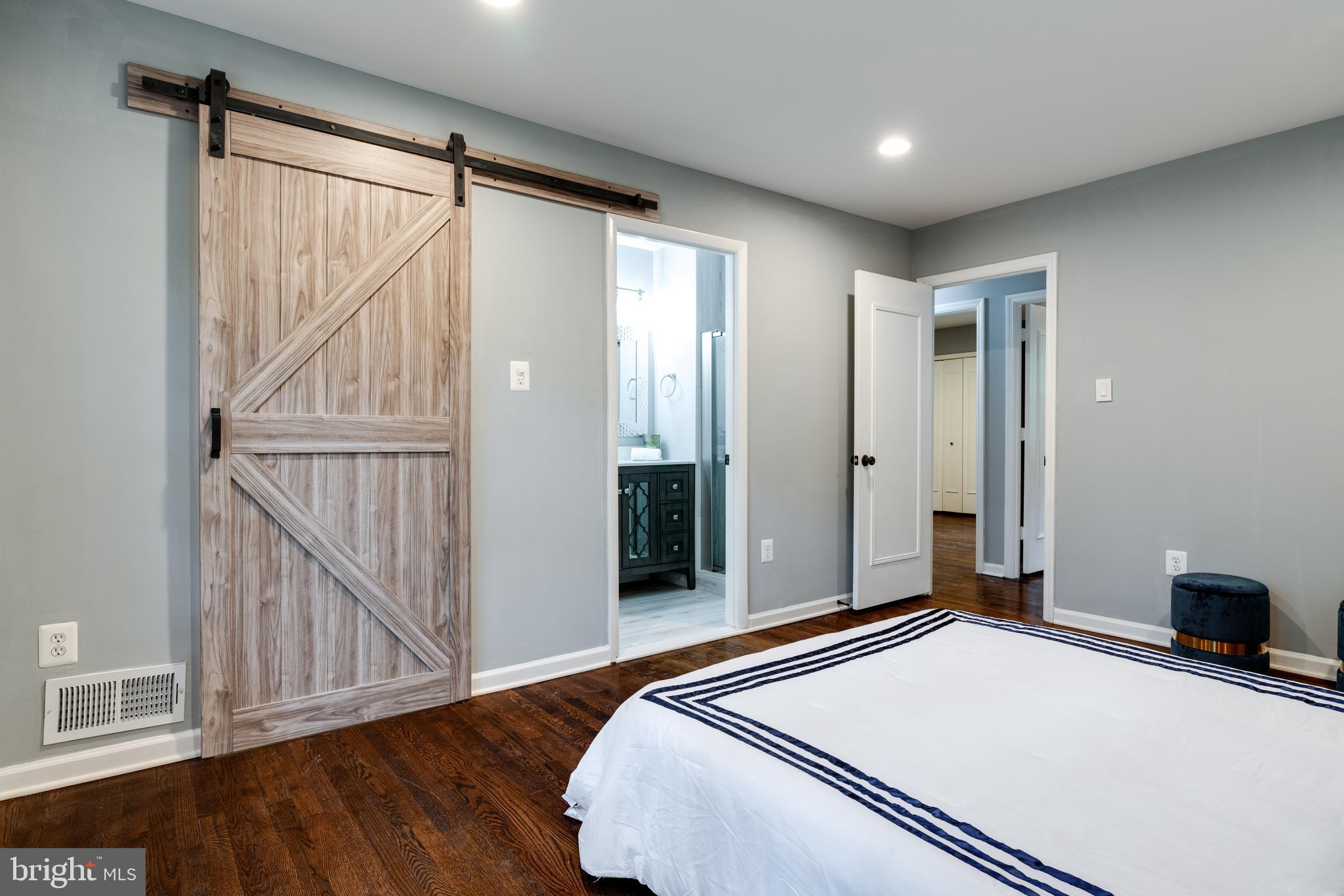 12008 Trotter Lane Reston, VA 20191 - Photo 35 of 76 Beautiful Master Bedroom with Walk-in Closet!