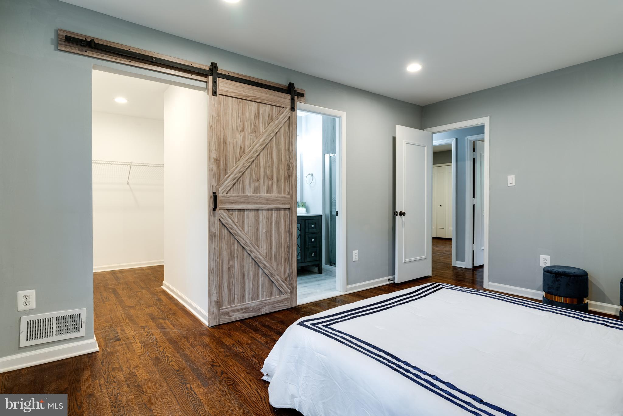 12008 Trotter Lane Reston, VA 20191 - Photo 36 of 76 Beautiful Master Bedroom with Walk-in Closet!
