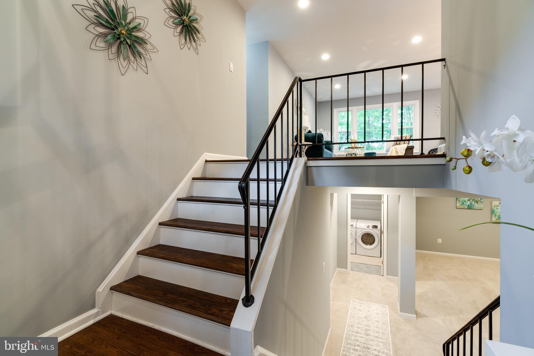 12008 Trotter Lane Reston, VA 20191 - Photo 5 of 76 Split Foyer!