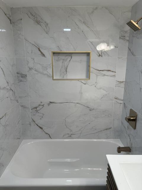 1528 Hanley Street Gary, IN 46406 - Photo 9 of 30 a bathroom with a bathtub and shower