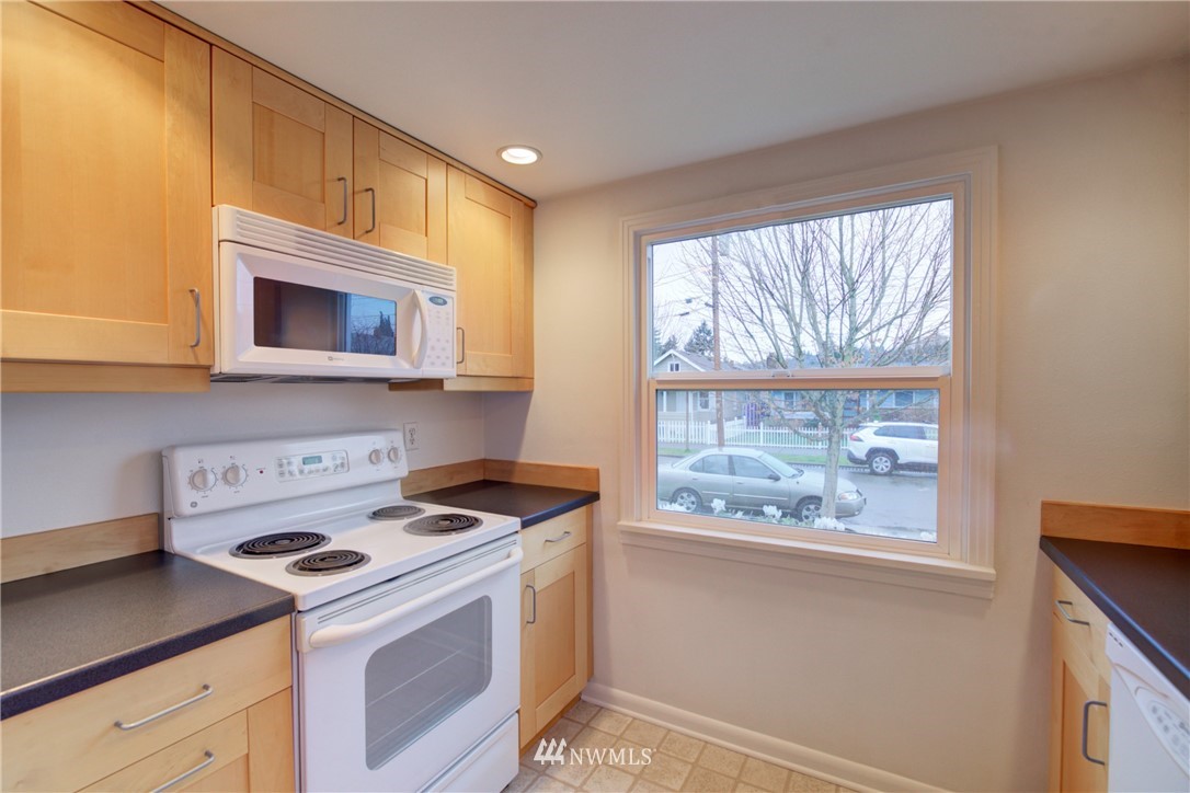 326 Wells Avenue North Renton, WA 98057 - Photo 11 of 33 Gallery Image 11