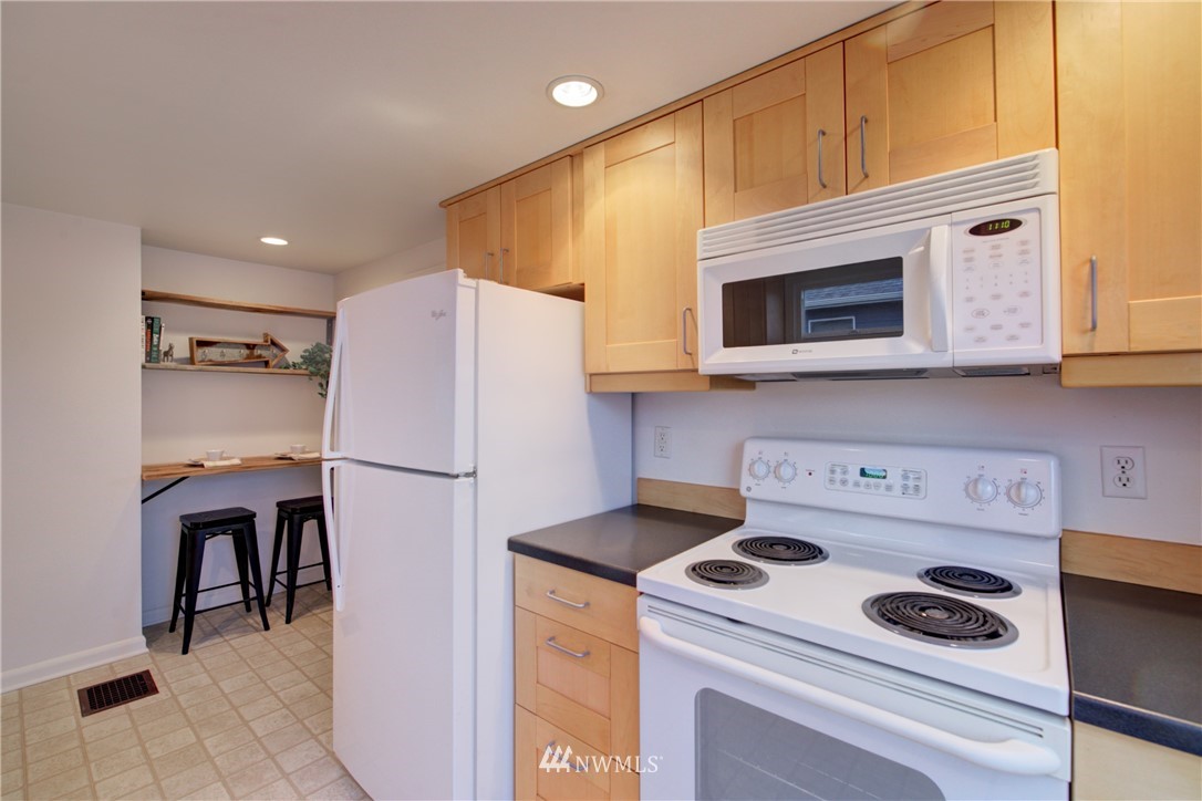 326 Wells Avenue North Renton, WA 98057 - Photo 13 of 33 Gallery Image 13