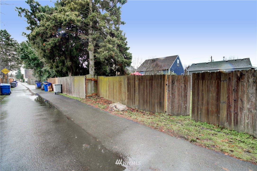 326 Wells Avenue North Renton, WA 98057 - Photo 31 of 33 Gallery Image 31