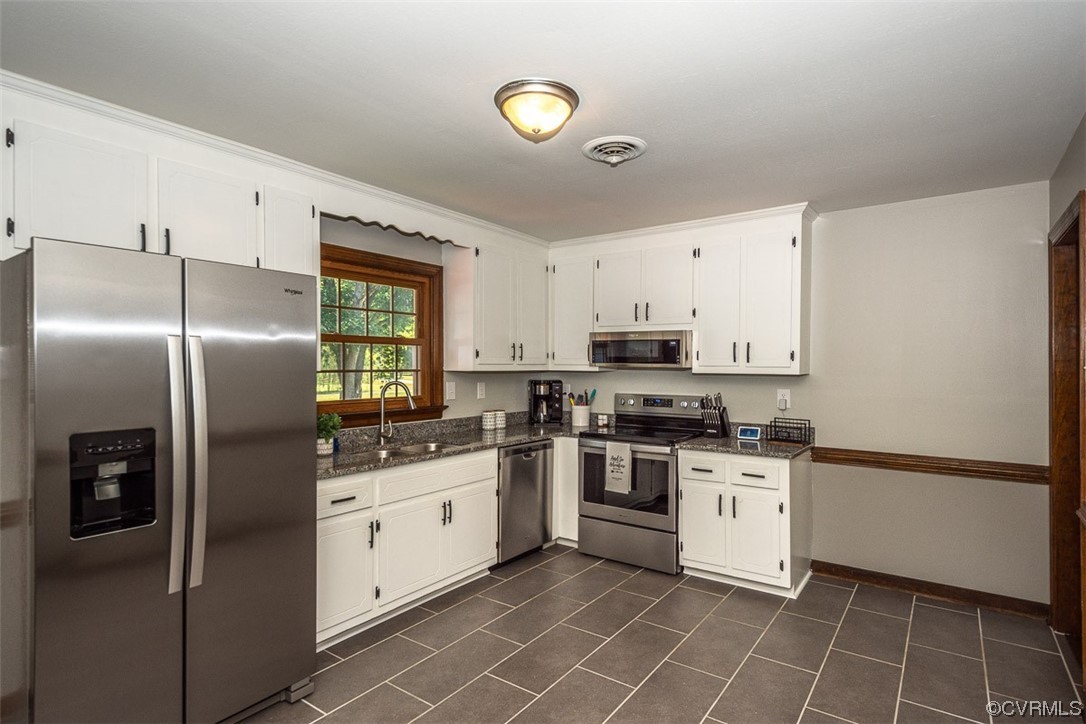 7345 Creek Ridge Road Henrico, VA 23231 - Photo 8 of 36 Gallery Image 8