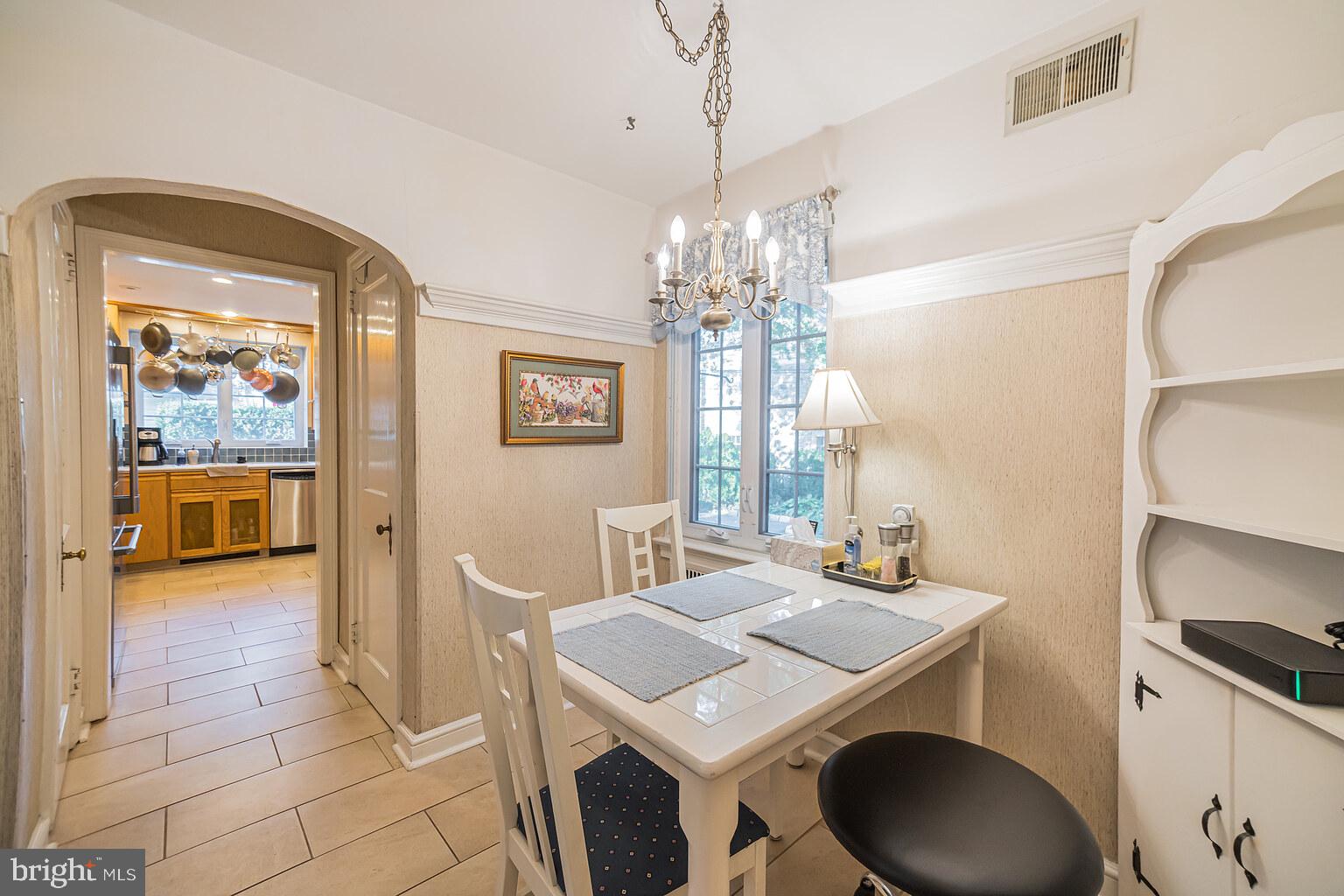 463 Derwyn Road Drexel Hill, PA 19026 - Photo 11 of 23 Breakfast Area