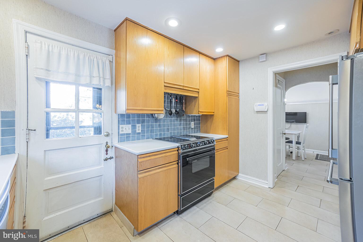 463 Derwyn Road Drexel Hill, PA 19026 - Photo 10 of 23 Kitchen