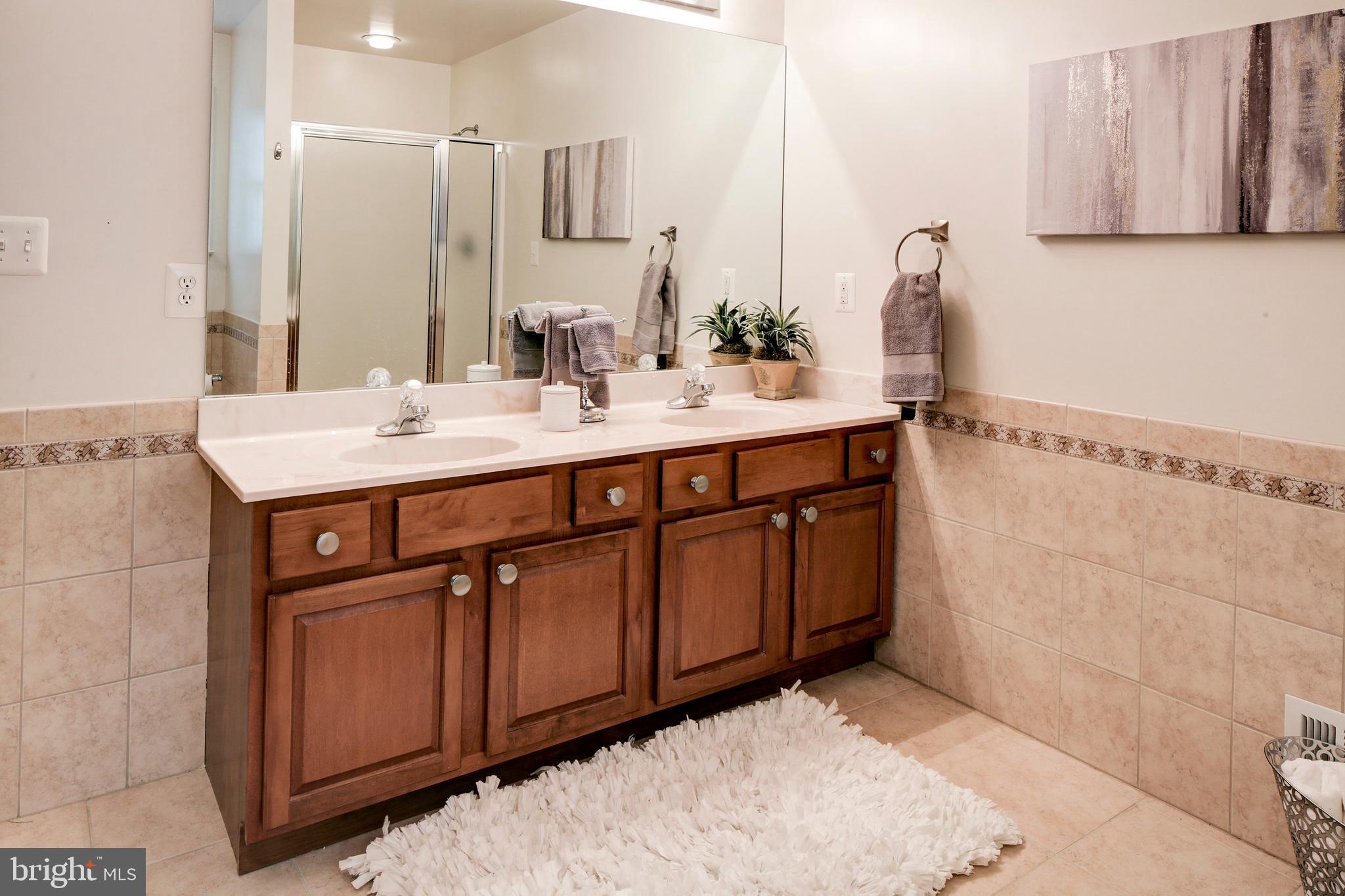 718 Pasadena Road Pasadena, MD 21122 - Photo 17 of 21 double vanity