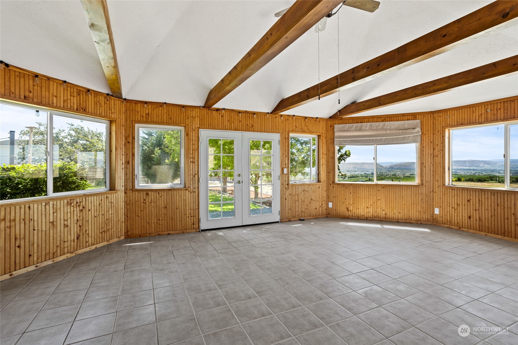 830 St Hilaire Road Yakima, WA 98901 - Photo 26 of 39 a view of an empty room with a window