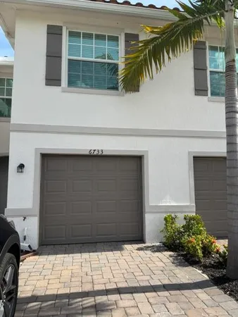 $2,800 | 6733 Broadwater Lane, Lake Worth, FL 33467