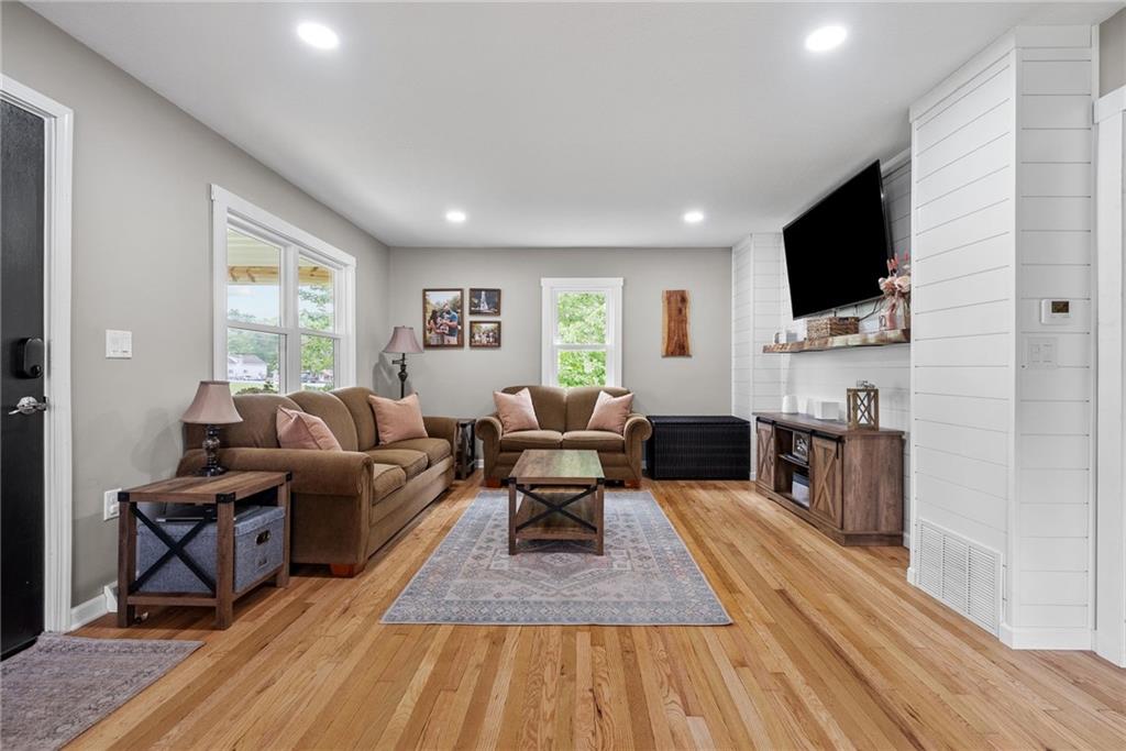 907 Center Church Road New Castle, PA 16101 - Photo 7 of 50 Gallery Image 7
