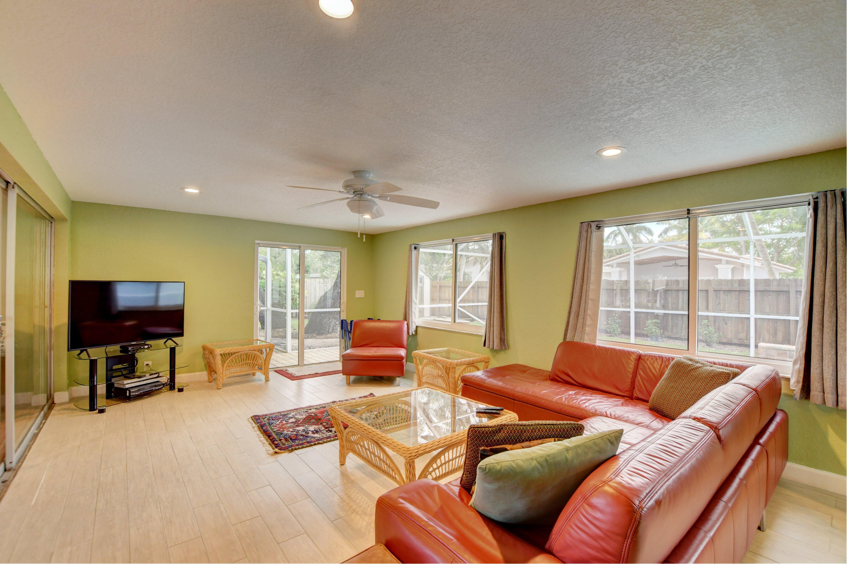 632 Southwest 1st Street Boca Raton, FL 33486 - Photo 29 of 43 Florida Room