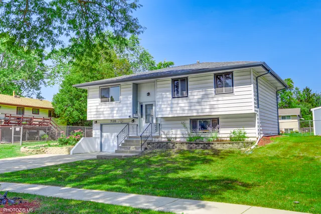 $2,950 | 728 Boxwood Drive, Schaumburg, IL 60193