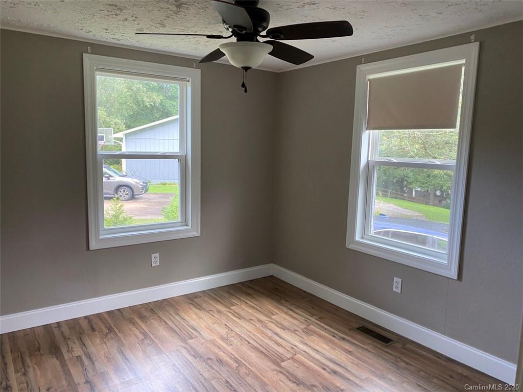 256 Illahee Road Brevard, NC 28712 - Photo 14 of 24 Gallery Image 14