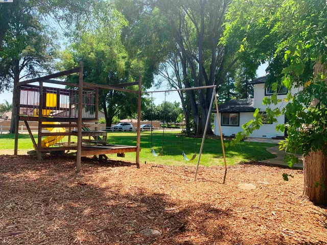 $1,388,800 | 320 Fairview Avenue, Brentwood, CA 94513