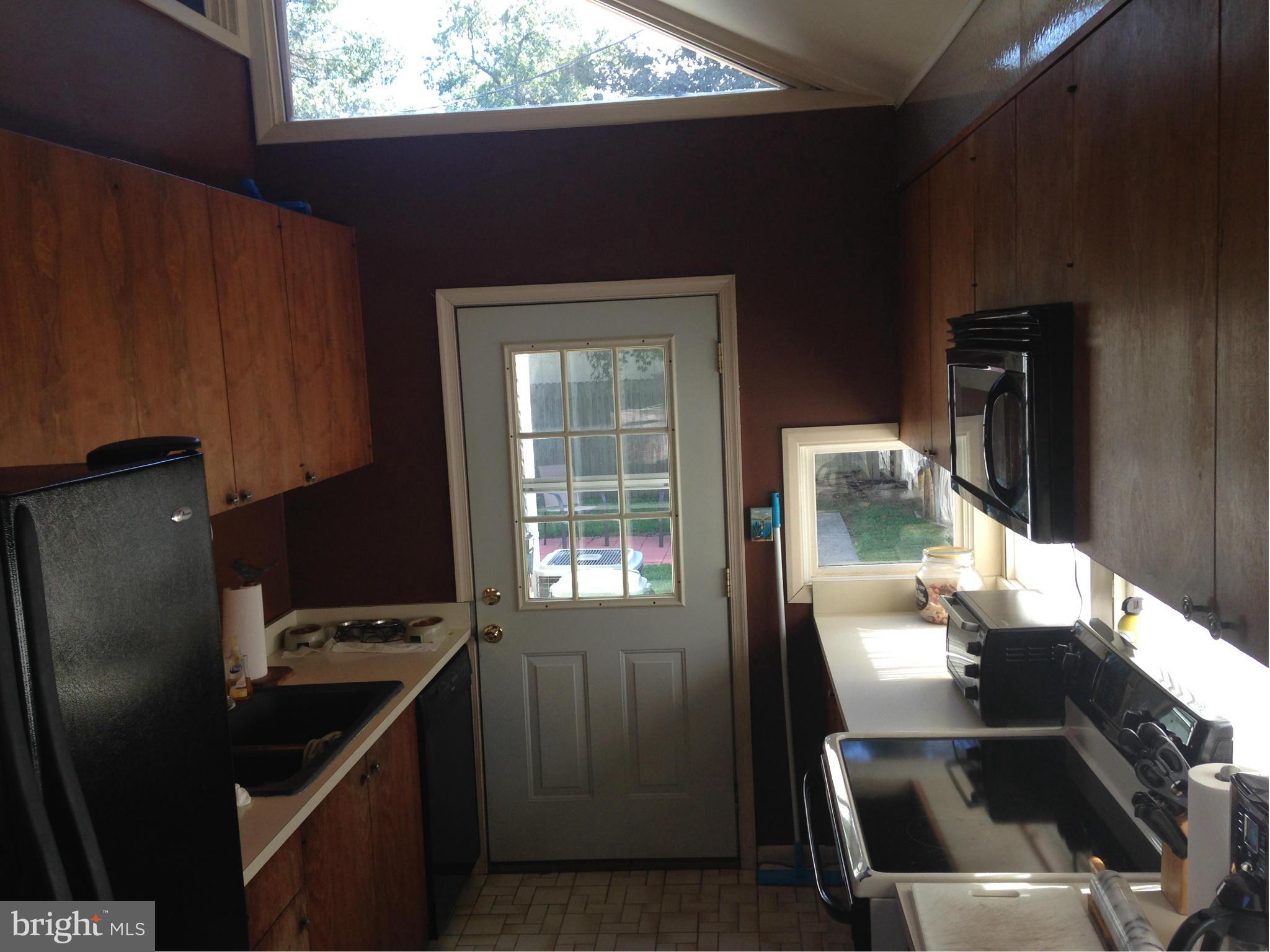1209 Shore Road Baltimore, MD 21220 - Photo 22 of 30 Kitchen