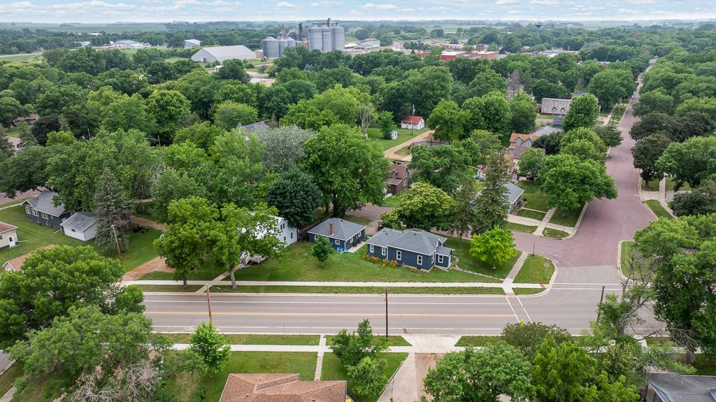 37 Rowland Street Tracy, MN 56175 - Photo 2 of 37