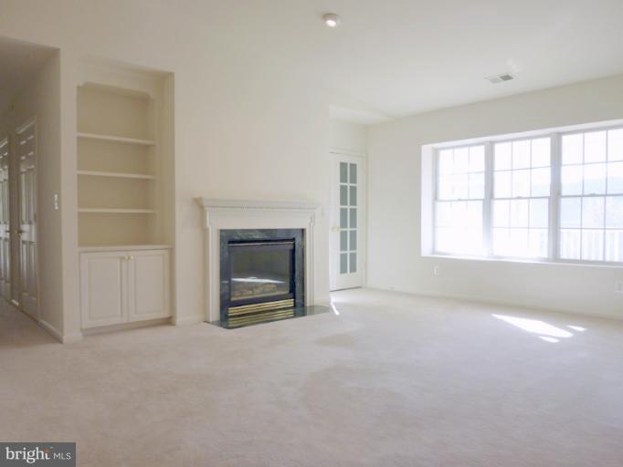 12310 Rosslare Ridge Road, Unit 507 Lutherville-Timonium, MD 21093 - Photo 14 of 18 Living Room