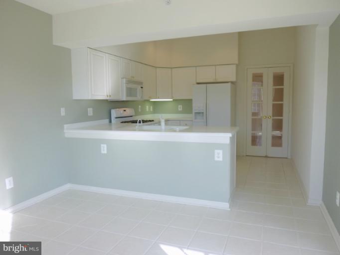 12310 Rosslare Ridge Road, Unit 507 Lutherville-Timonium, MD 21093 - Photo 6 of 18 Kitchen
