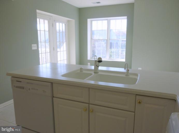 12310 Rosslare Ridge Road, Unit 507 Lutherville-Timonium, MD 21093 - Photo 9 of 18 Kitchen