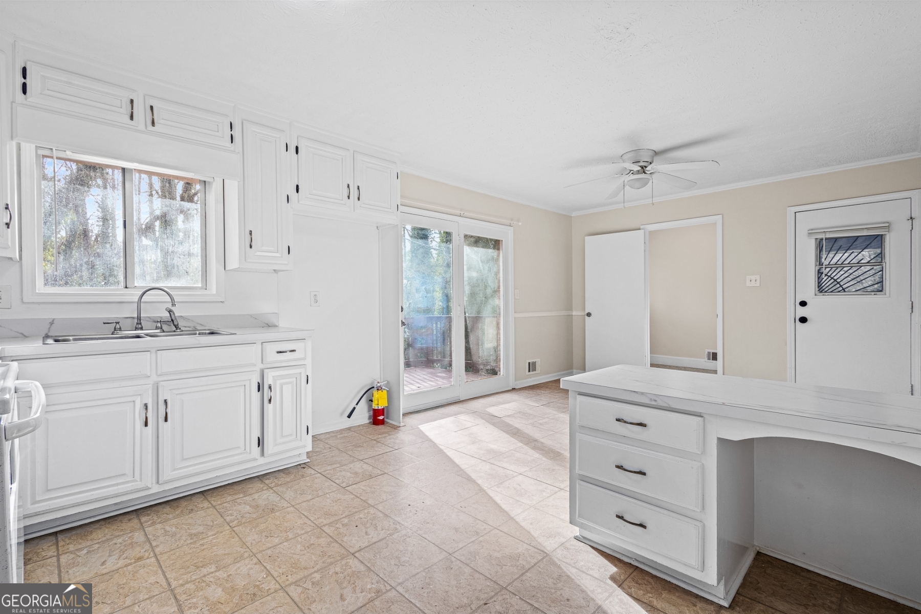 3075 Thrasher Circle Decatur, GA 30032 - Photo 5 of 19