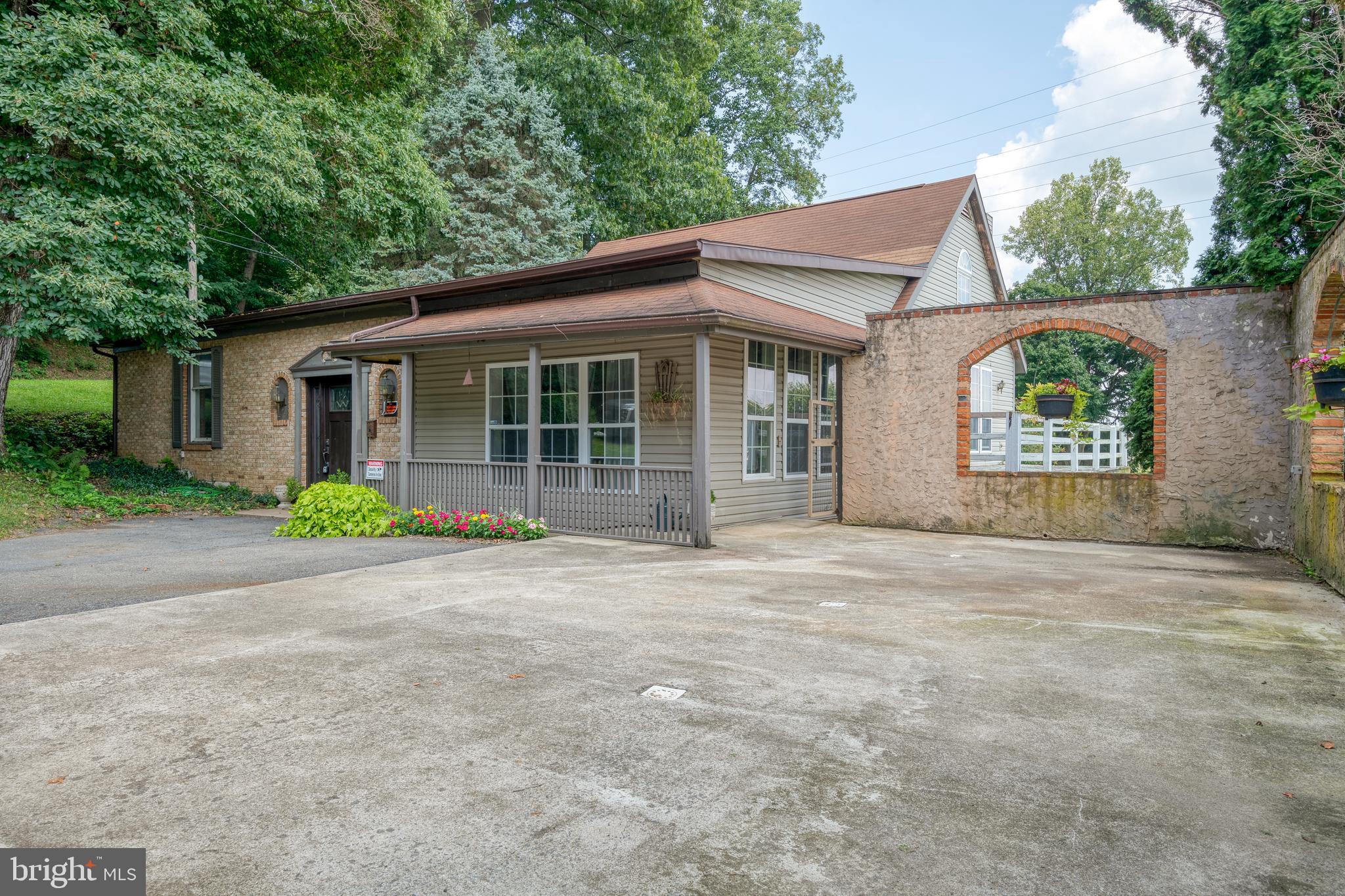43 Slaymaker Hill Road Kinzers, PA 17535 - Photo 1 of 56 Gallery Image 1