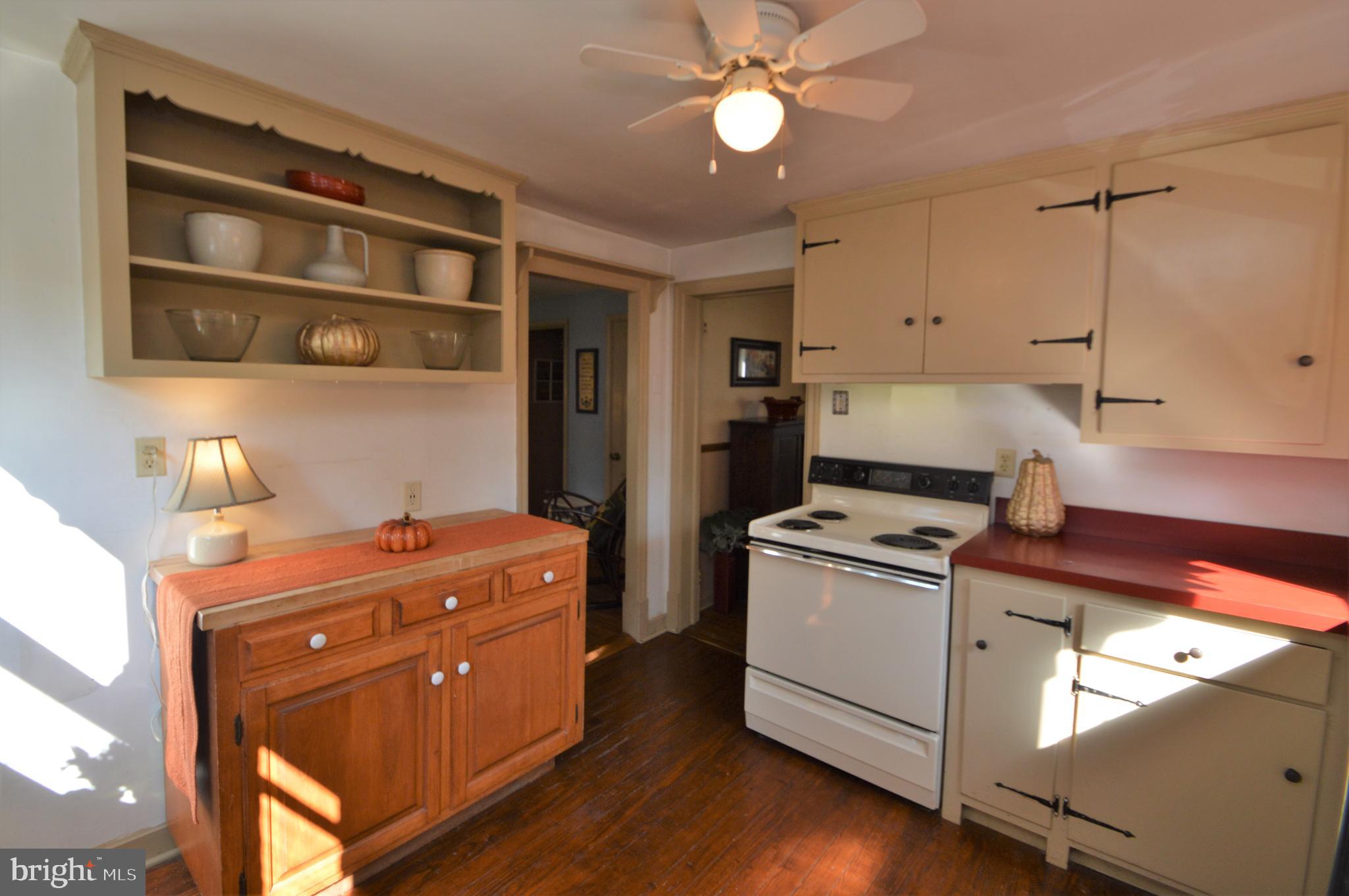 1616 Ridgeview Avenue Lancaster, PA 17603 - Photo 14 of 42 Custom open shelving.