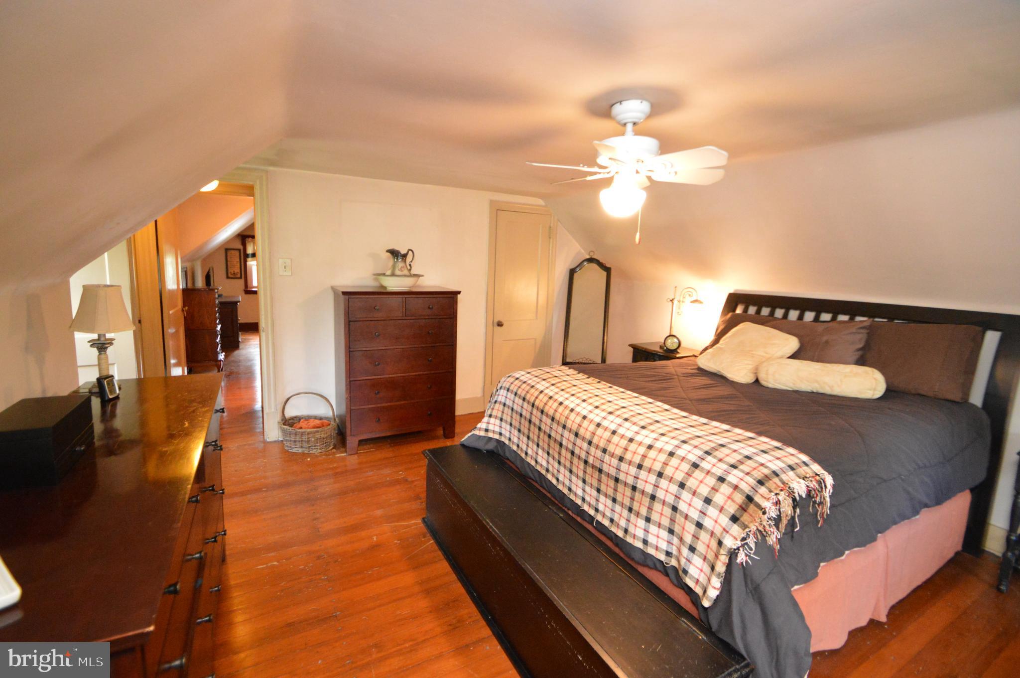 1616 Ridgeview Avenue Lancaster, PA 17603 - Photo 22 of 42 Front second floor bedroom 16' x 16'.