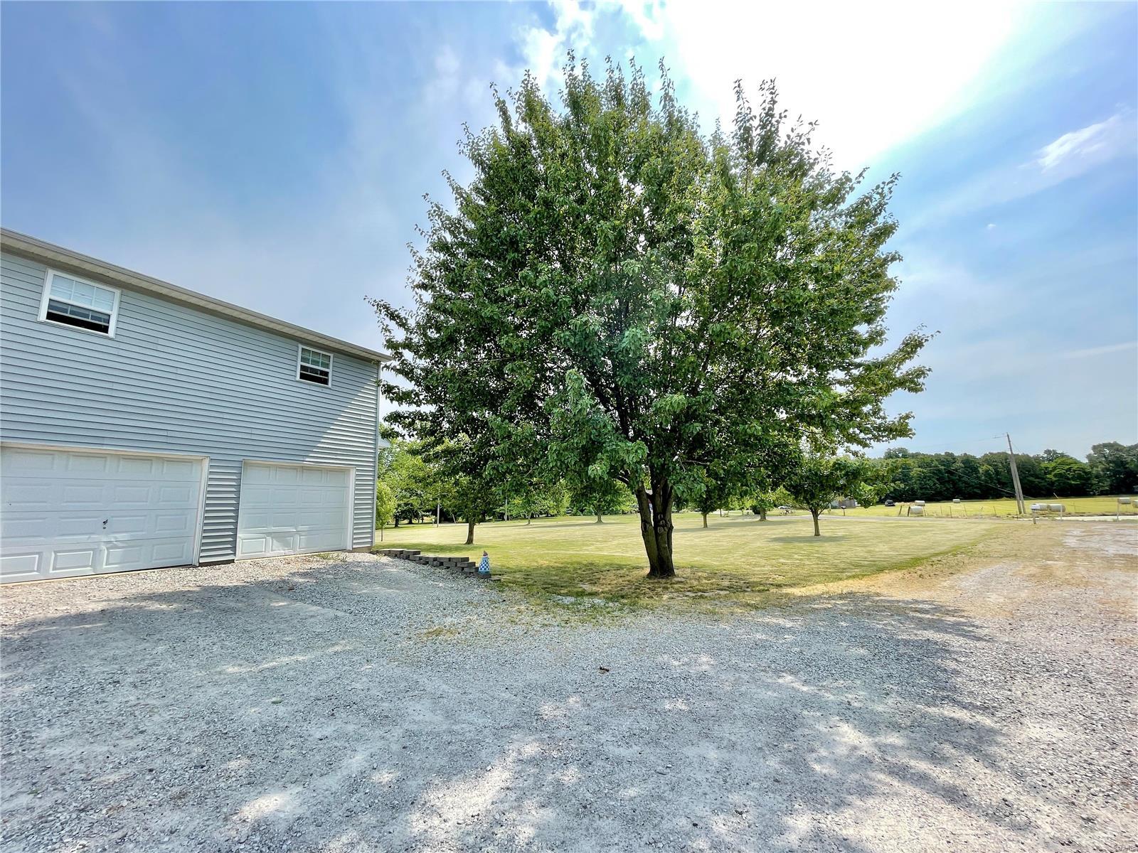 16573 Conrad Road Brighton, IL 62012 - Photo 21 of 37