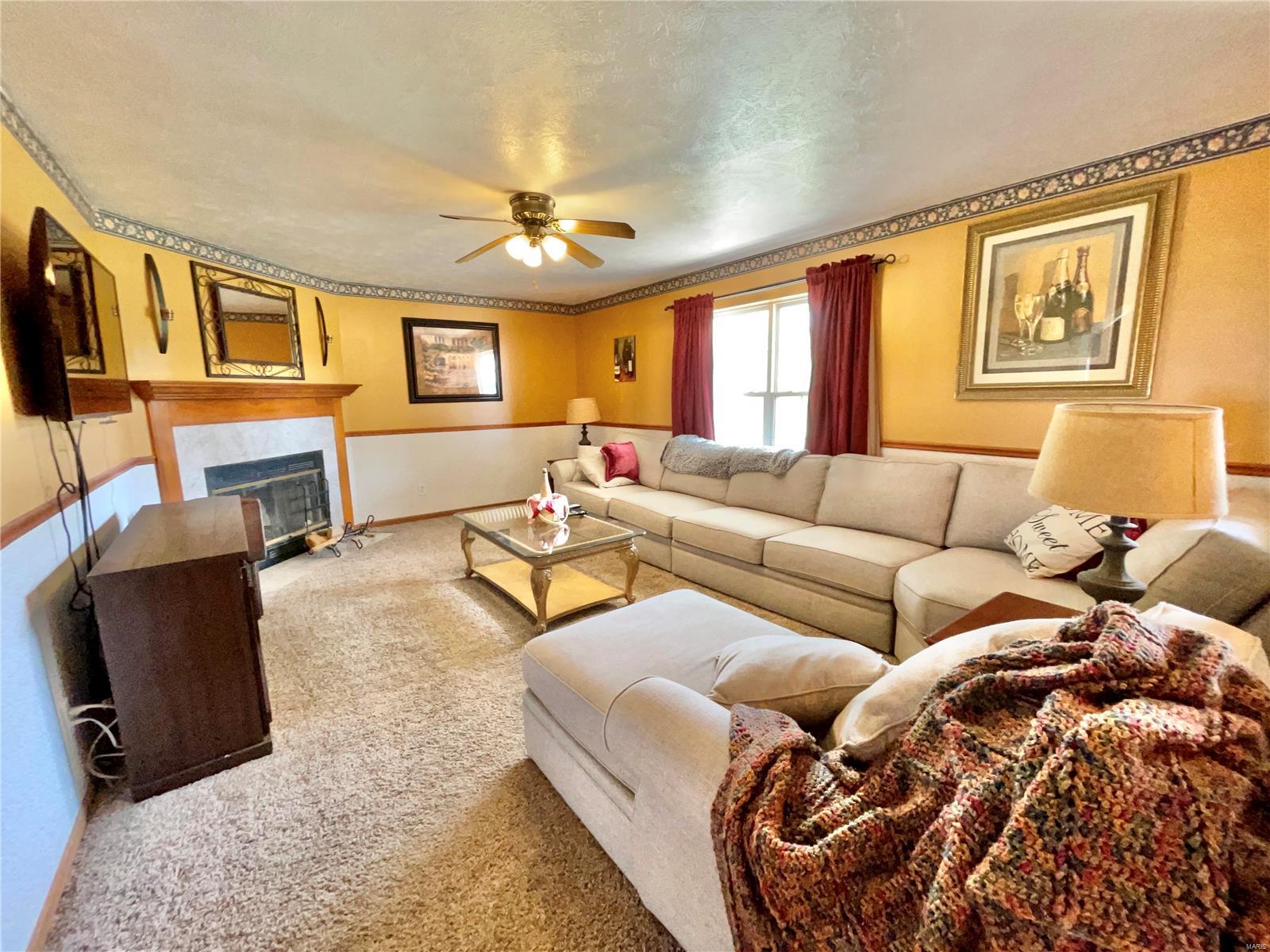 16573 Conrad Road Brighton, IL 62012 - Photo 4 of 37