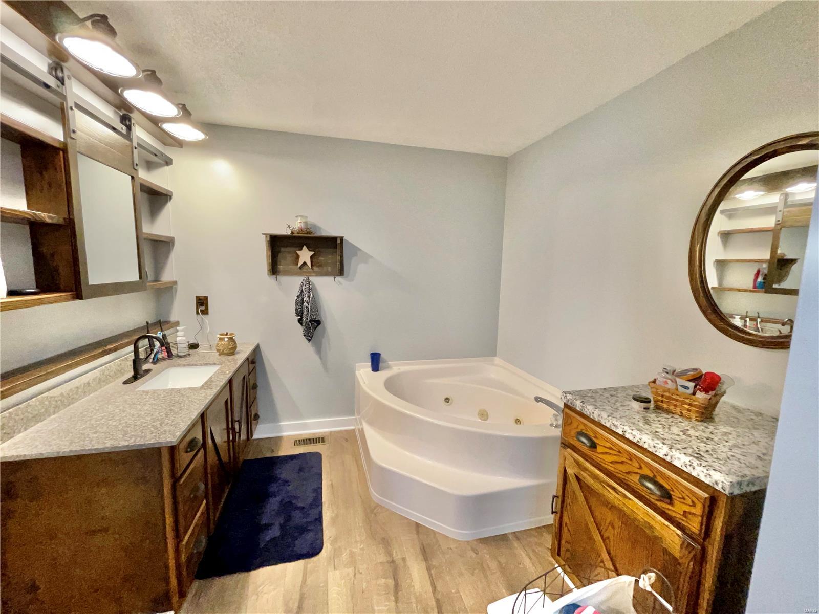 16573 Conrad Road Brighton, IL 62012 - Photo 7 of 37