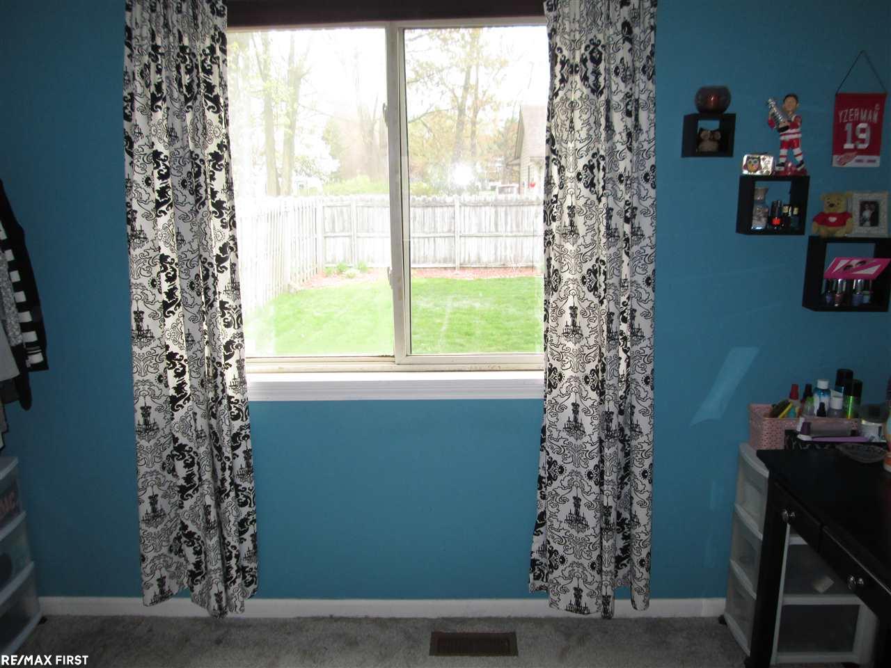 25845 South River Road Harrison Township, MI 48045 - Photo 13 of 16