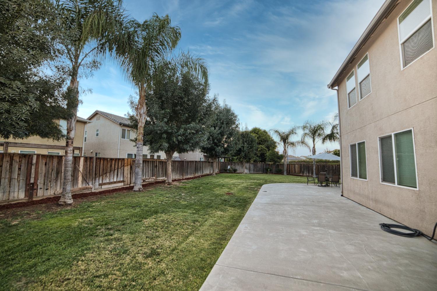 804 Pear Street Madera, CA 93638 - Photo 27 of 27 a view of a back yard of the house