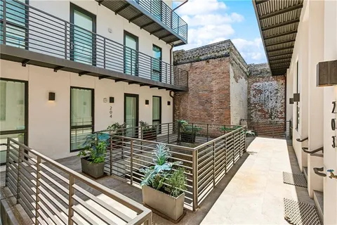 $949,000 | 618 North Rampart Street, Unit 203, New Orleans, LA 70112