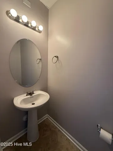 $1,325 | 312 Glenhaven Lane, Jacksonville, NC 28546