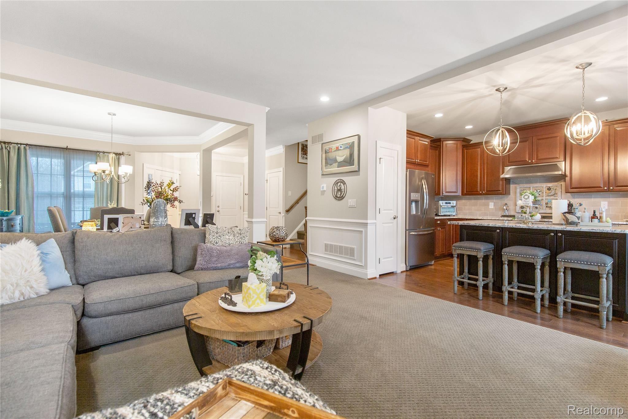 42929 Cardinal Way Novi, MI 48375 - Photo 5 of 46 9.jpg