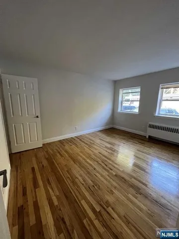 $3,000 | 280-320 Oak Street, Unit 304B, Ridgewood, NJ 07450