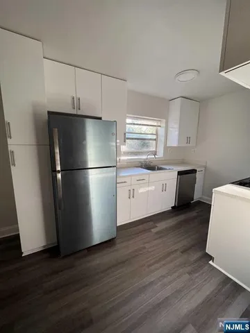 $3,000 | 280-320 Oak Street, Unit 304B, Ridgewood, NJ 07450