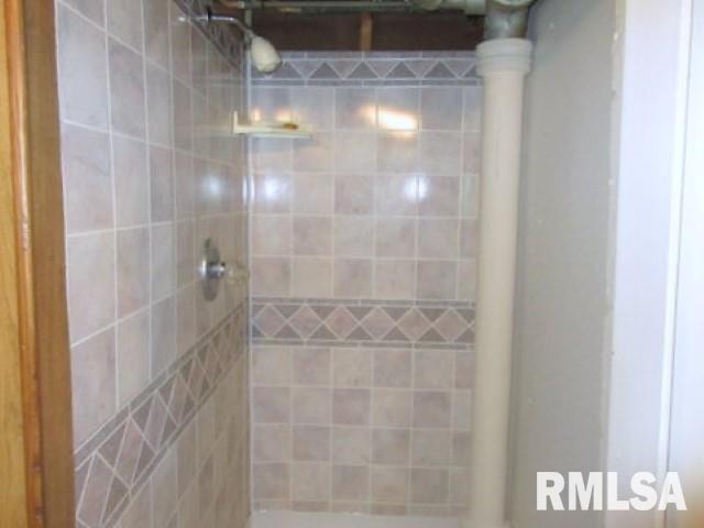 2013 4th Street Moline, IL 61265 - Photo 22 of 33 Gallery Image 22