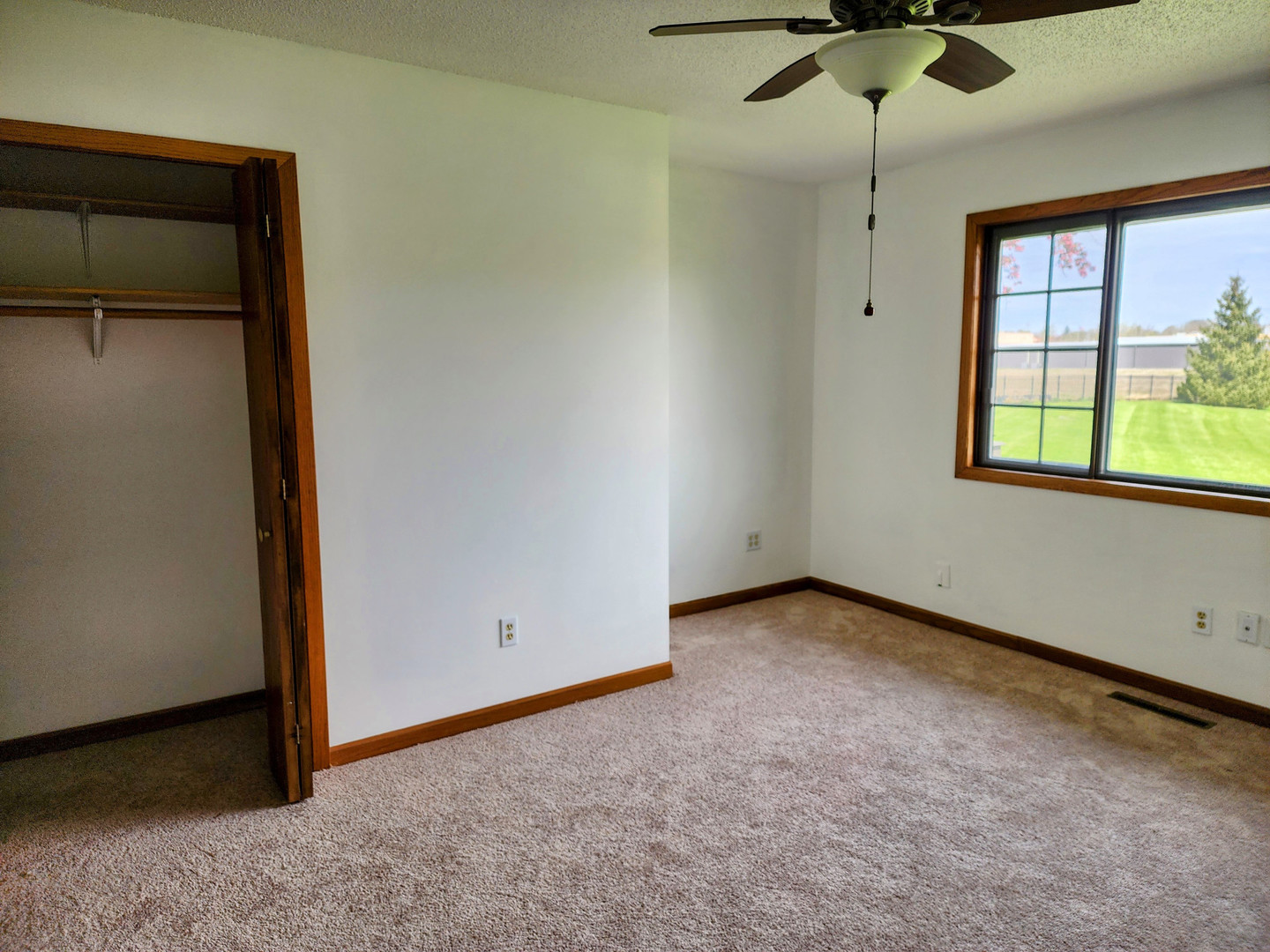 2002 Eagle Ridge Court, Unit B Urbana, IL 61802 - Photo 14 of 26 Gallery Image 14
