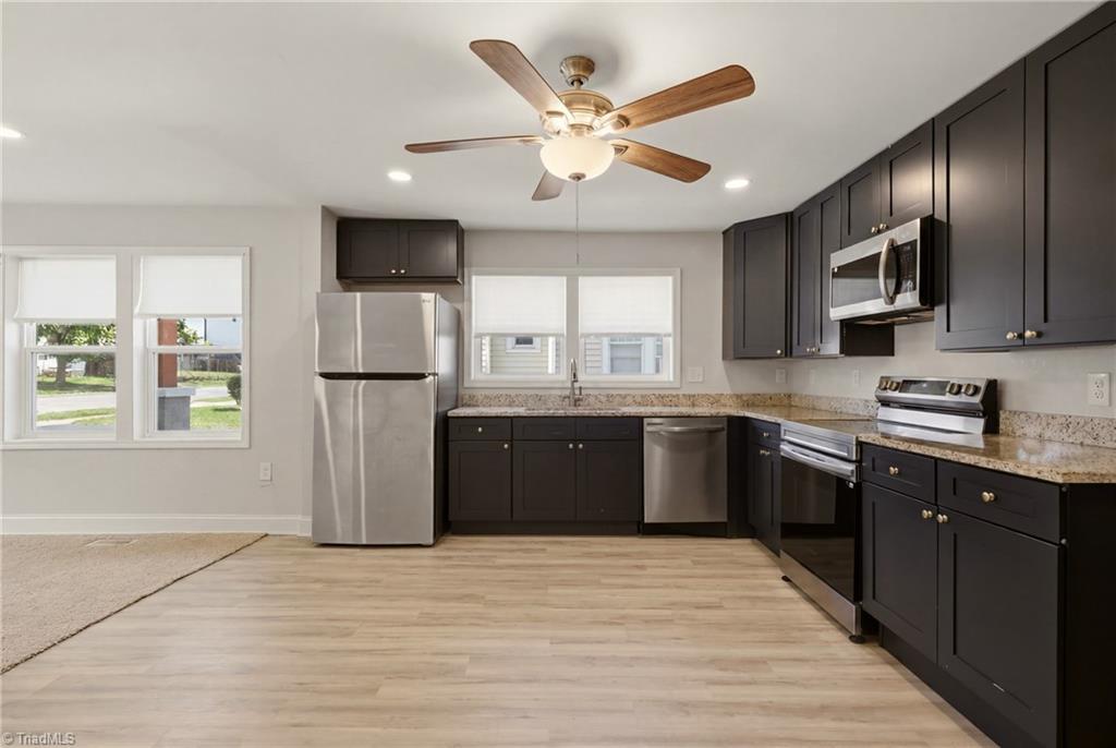 934 Forrest Street High Point, NC 27262 - Photo 11 of 28