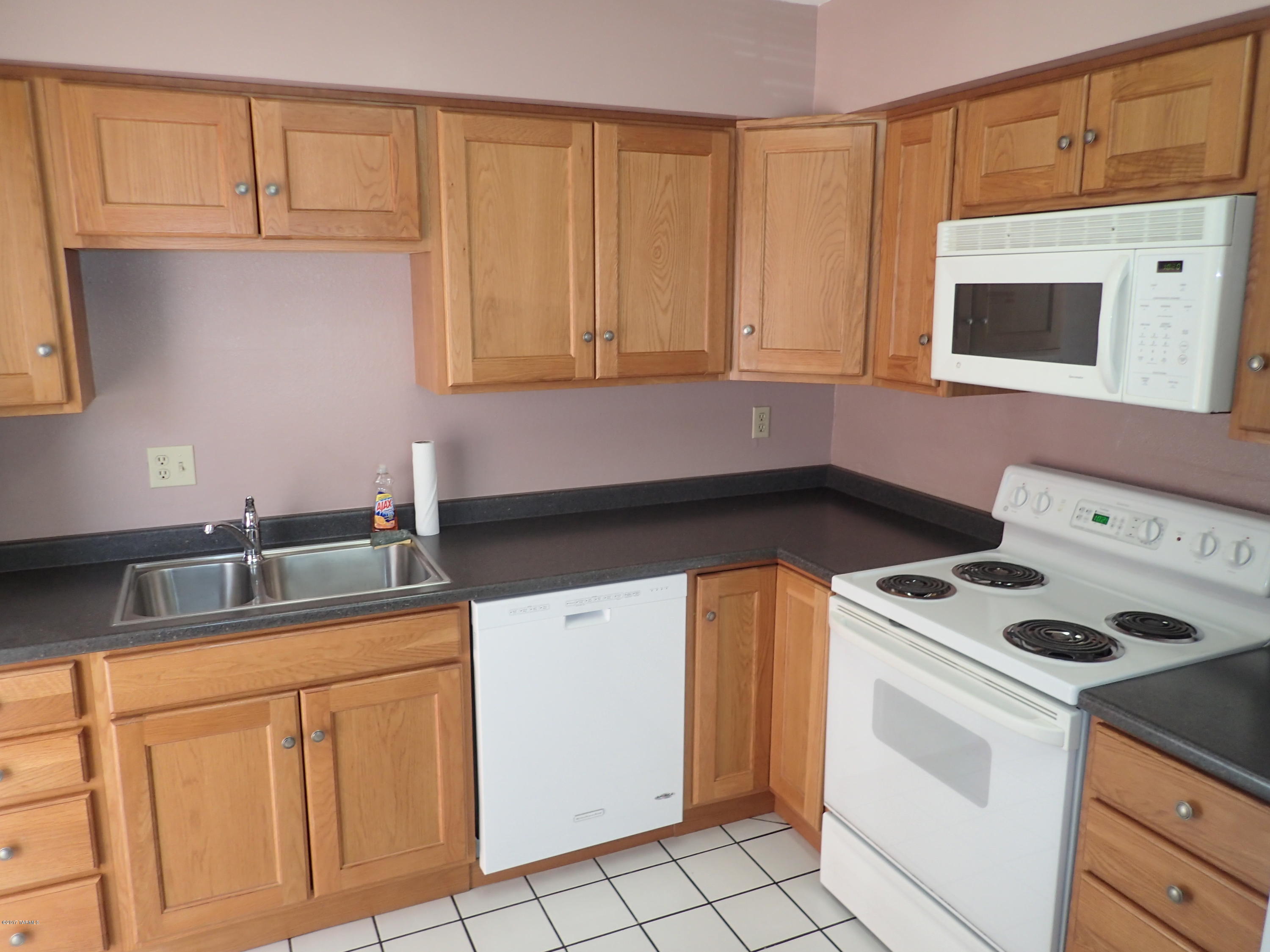 1347 East Fort Lowell Road, Unit B Tucson, AZ 85719 - Photo 3 of 24