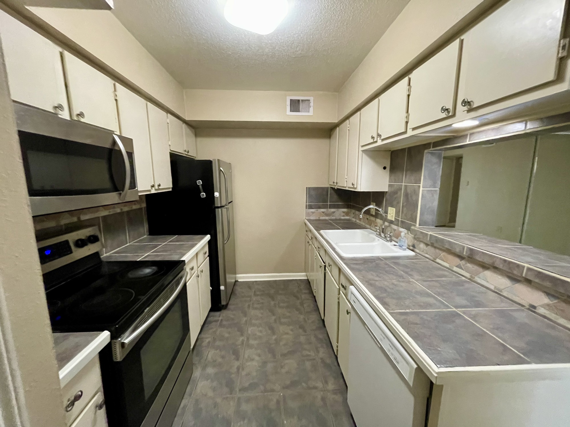 4635 Wild Indigo Street, Unit 497 Houston, TX 77027 - Photo 6 of 20