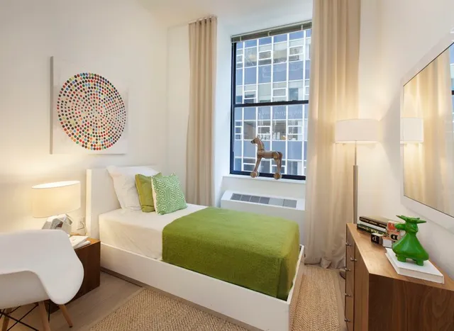 $9,611 | 70 Pine Street, Unit 720 | Financial District