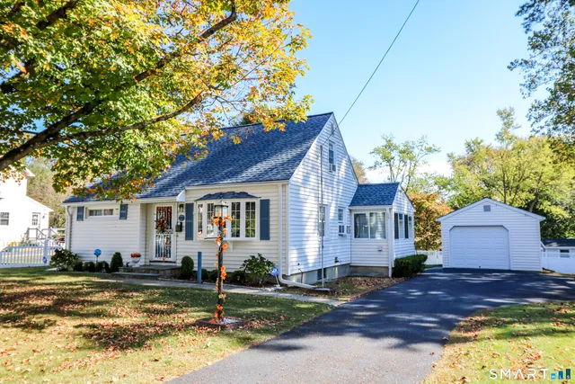 $689,900 | 250 Szost Drive, Fairfield, CT 06824