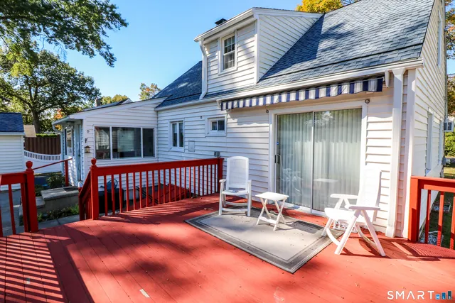 $689,900 | 250 Szost Drive, Fairfield, CT 06824